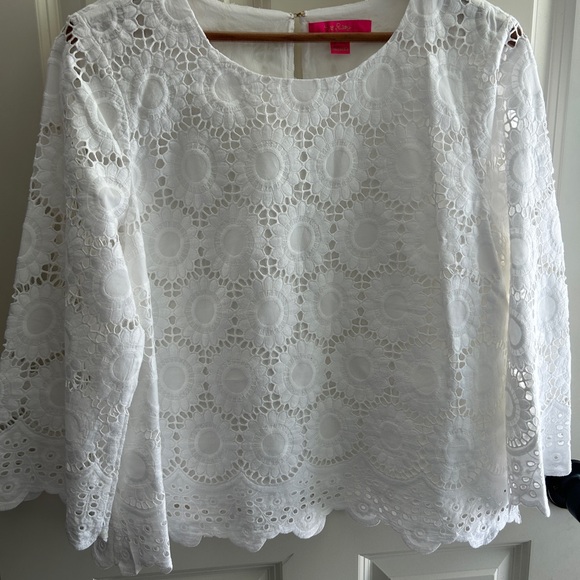 Lilly Pulitzer Tops - EUC like new Lilly Pulitzer White Eyelet floral top with scallop trim 3/4 sleeve